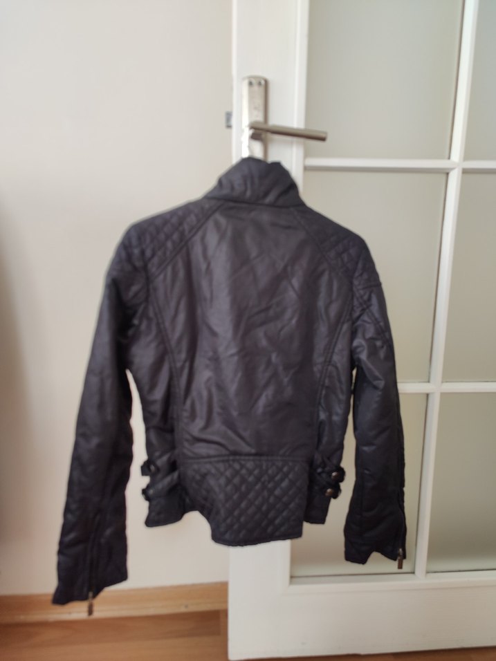 Kemer Detaylı Siyah Deri Biker Ceket - Görsel 2