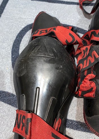 Siyah Desenli Motosiklet Dizlikleri - Görsel 2