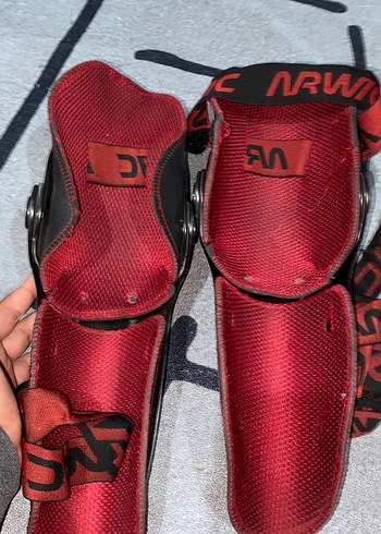 Siyah Desenli Motosiklet Dizlikleri - Görsel 3