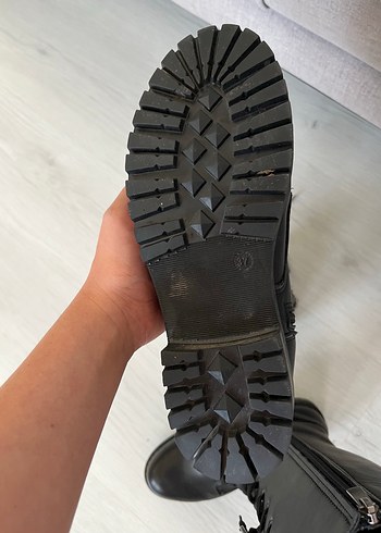 37 Beden siyah Renk Siyah Deri Bağcıklı Gotik Kadın Çizme