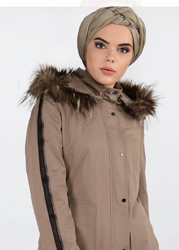 Kürklü Kapüşonlu Bej Kaban-parka - Görsel 5