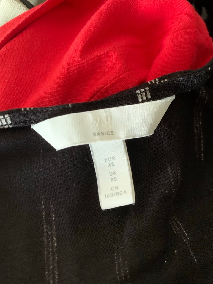 hm siyah v yaka kısa tulum - Görsel 3