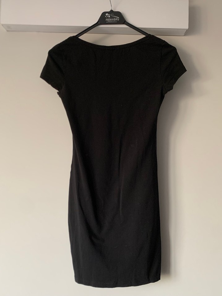 hm siyah kısa kollu midi elbise - Görsel 2