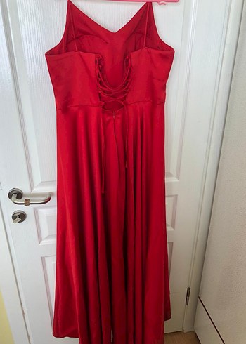 Kırmızı Uzun sırt detaylı saten  Kadın Abiye Elbise - Görsel 4