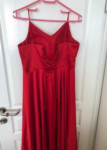 Kırmızı Uzun sırt detaylı saten  Kadın Abiye Elbise - Görsel 6