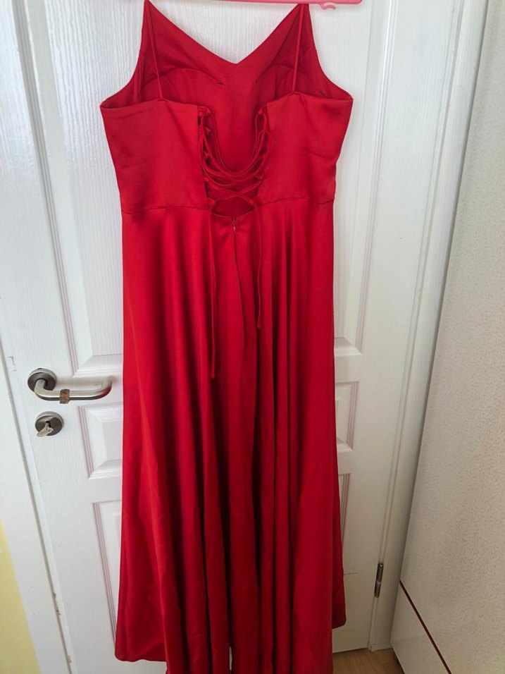 Kırmızı Uzun sırt detaylı saten  Kadın Abiye Elbise - Görsel 4