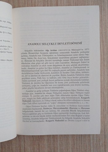  Beden Üniversiteler İçin Eski Türk Edebiyatı Tarihi