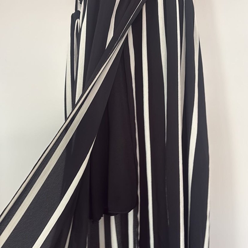 Çizgili Uzun Kadın elbise V Yaka - Görsel 3