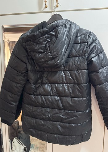 Siyah Kapüşonlu Düğmeli kız çocuk Mont - Görsel 4