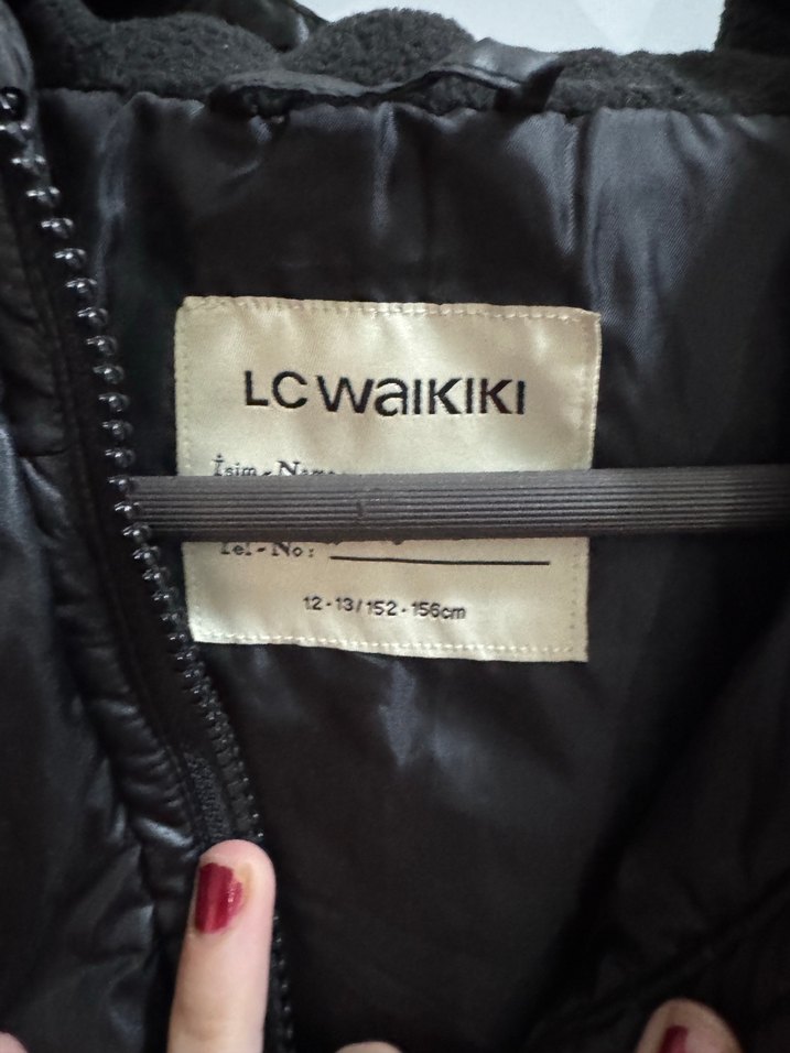 Siyah Kapüşonlu Düğmeli kız çocuk Mont - Görsel 3