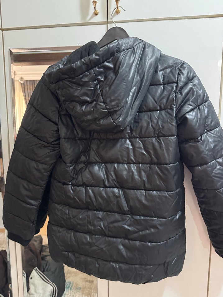 Siyah Kapüşonlu Düğmeli kız çocuk Mont - Görsel 4