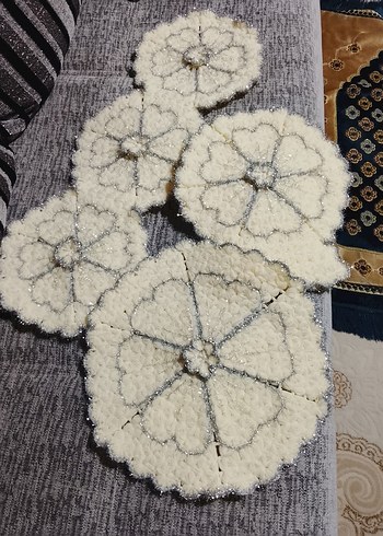 El Yapımı Çiçek Desenli Dekoratif Tabaklar - Görsel 2