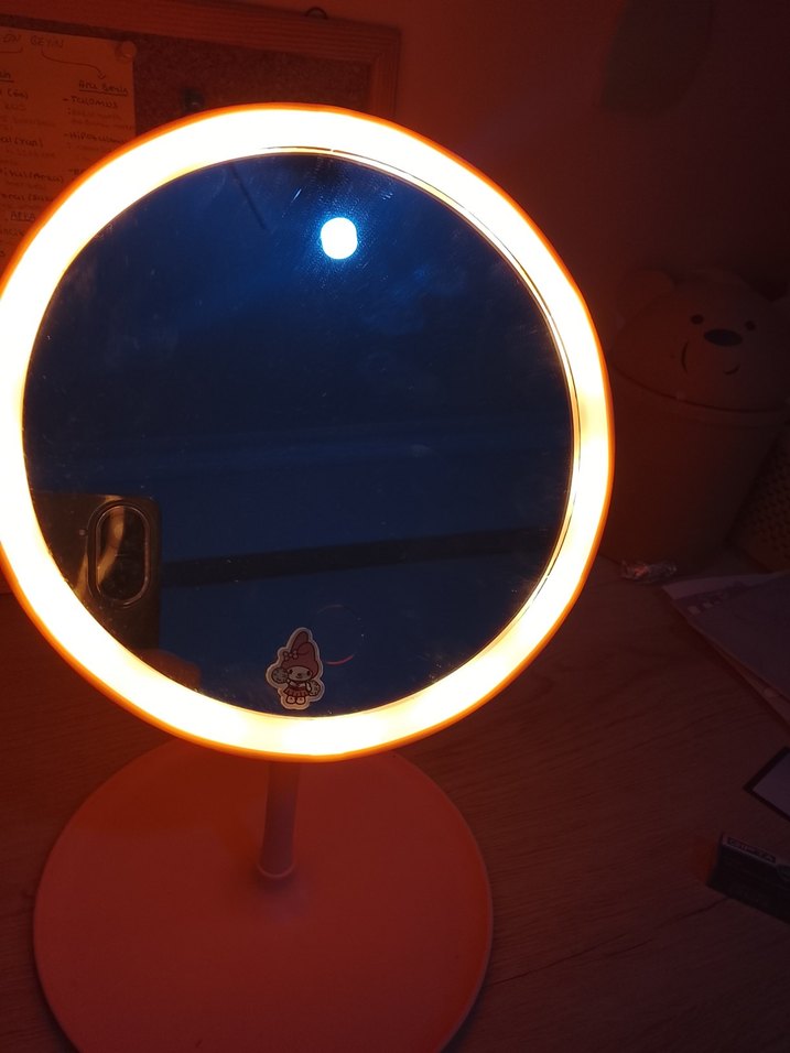 renk değiştiren Yuvarlak ayarlanabilir şarzlı Makyaj Aynası - Görsel 2