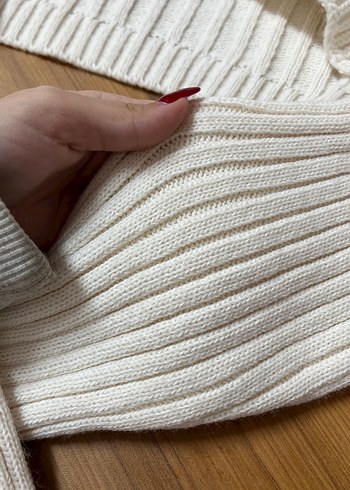 Beyaz Örgü Boğazlı İnce Kadın Kazak - Görsel 4