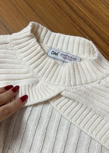 Beyaz Örgü Boğazlı İnce Kadın Kazak - Görsel 2