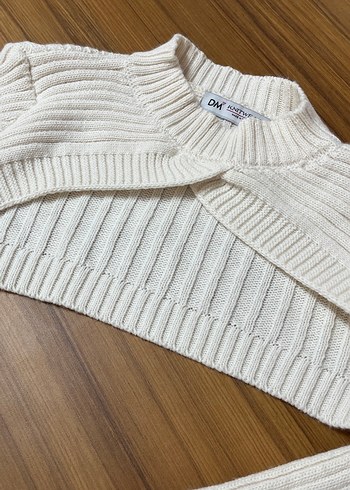 Beyaz Örgü Boğazlı İnce Kadın Kazak - Görsel 3