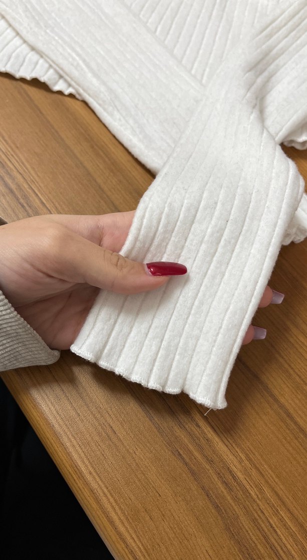 Beyaz Triko Kayık Yaka Kadın Kazak - Görsel 2