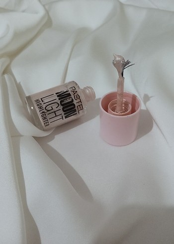 Pastel Pastel Aydınlatıcı