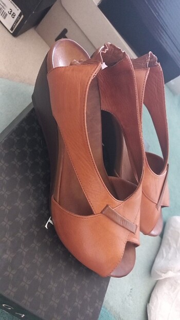 Vogue Hakiki deri sandalet