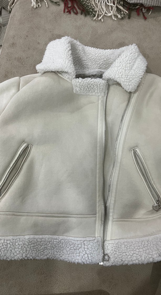 Kürk Detaylı Beyaz Kadın Kısa Mont - Görsel 2