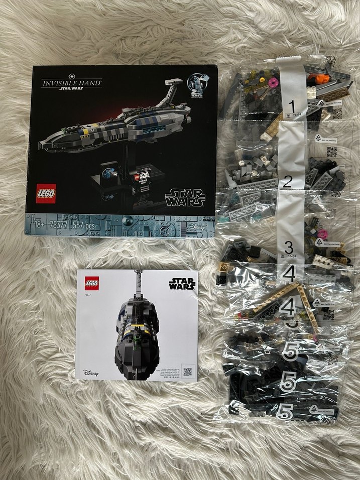 LEGO Star Wars Invisible Hand 557 Parça - Görsel 3