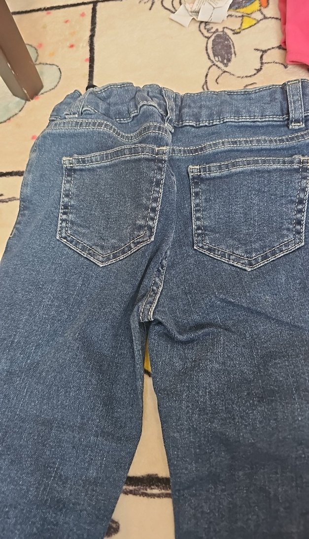 Renkli Nakışlı Kemerli Kız Kot Pantolon - Görsel 5