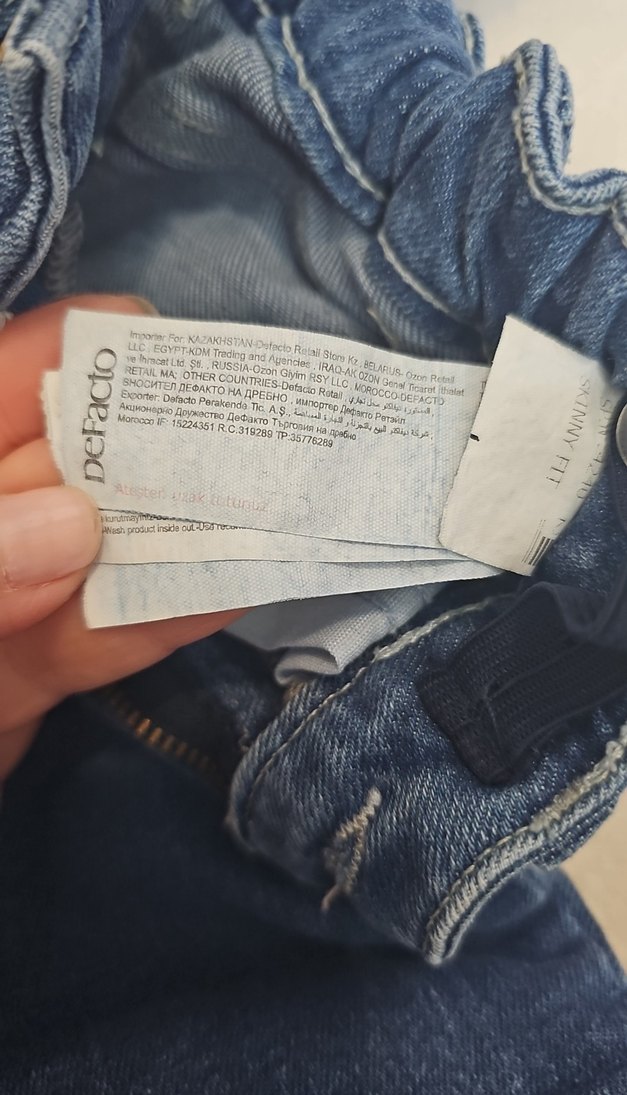 Renkli Nakışlı Kemerli Kız Kot Pantolon - Görsel 4