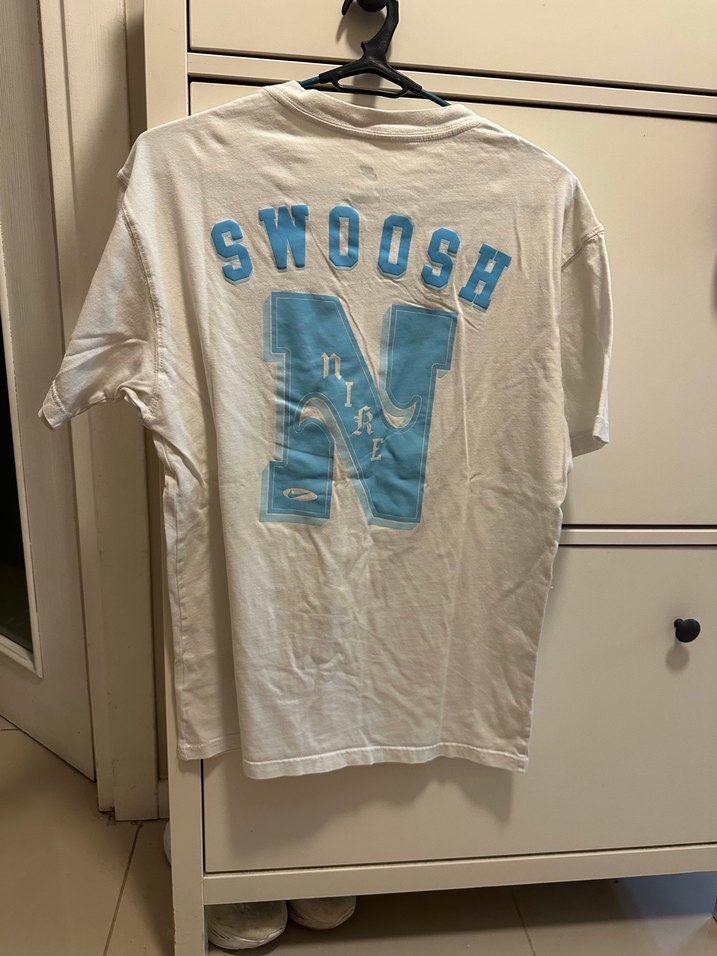 Nike Beyaz Erkek Tişört yepyeni - Görsel 2