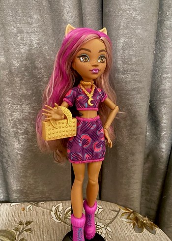 G3 clawdeen wolf bebeği