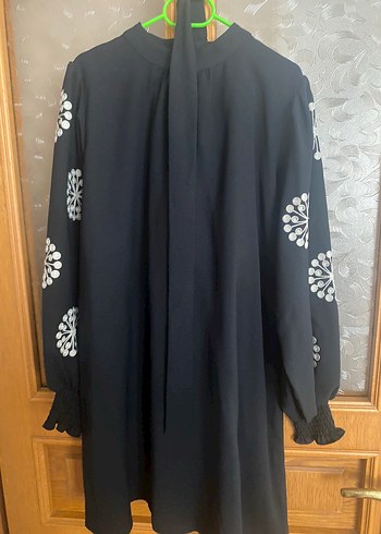 Uzun Kollu Siyah Nakışlı Bohem Tunik