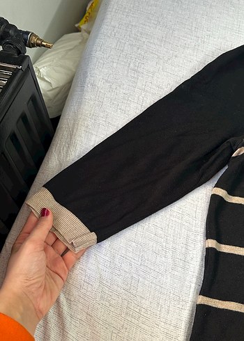 Siyah Çizgili Örgü Kadın Kazak - Görsel 6