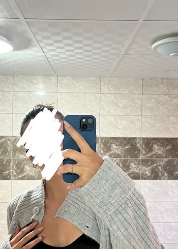 m Beden Düğmeli Gri Kısa Hırka
