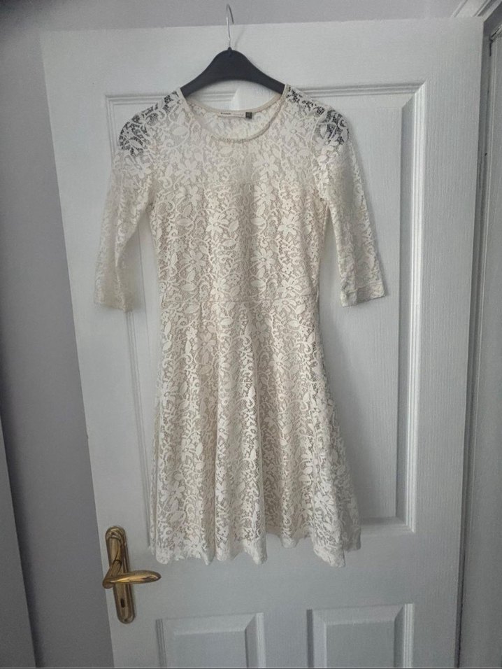 Dantel Detaylı Beyaz Midi Elbise - Görsel 2