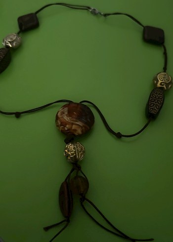 Uzun Kahverengi Yılan Desenli Boncuklu Kolye - Görsel 3