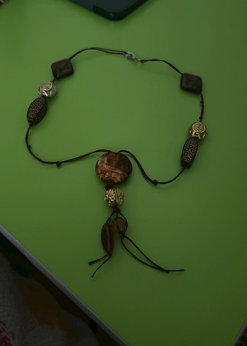 Uzun Kahverengi Yılan Desenli Boncuklu Kolye - Görsel 2