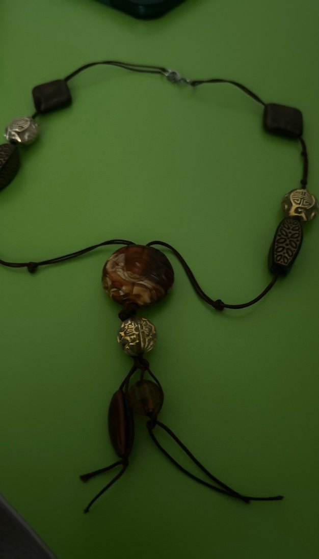 Uzun Kahverengi Yılan Desenli Boncuklu Kolye - Görsel 3