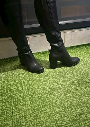 Diğer Siyah Deri Tokalı Dizüstü Kadın Çizme
