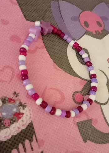 Boncuklu Pembe Bohem Bileklik lastikli her bilene uygundur.