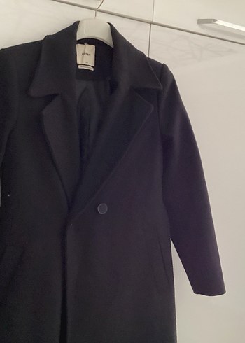 Düğmeli Siyah Kaban - Görsel 2