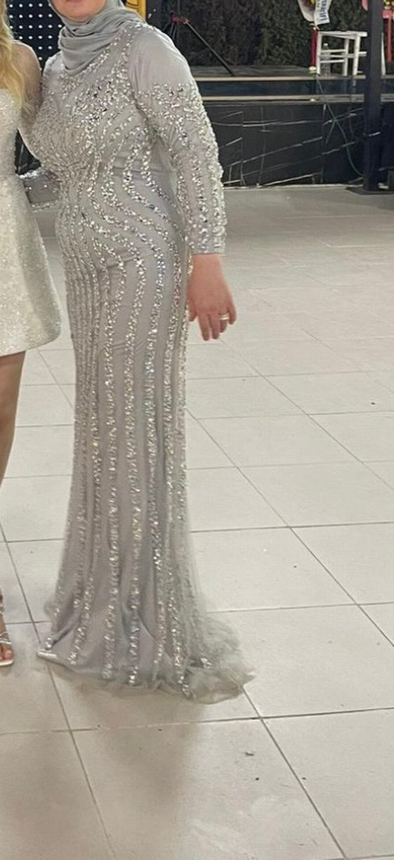 Uzun Kollu Tesettür Yaka Gri İtal Taşlı Abiye Elbise - Görsel 2