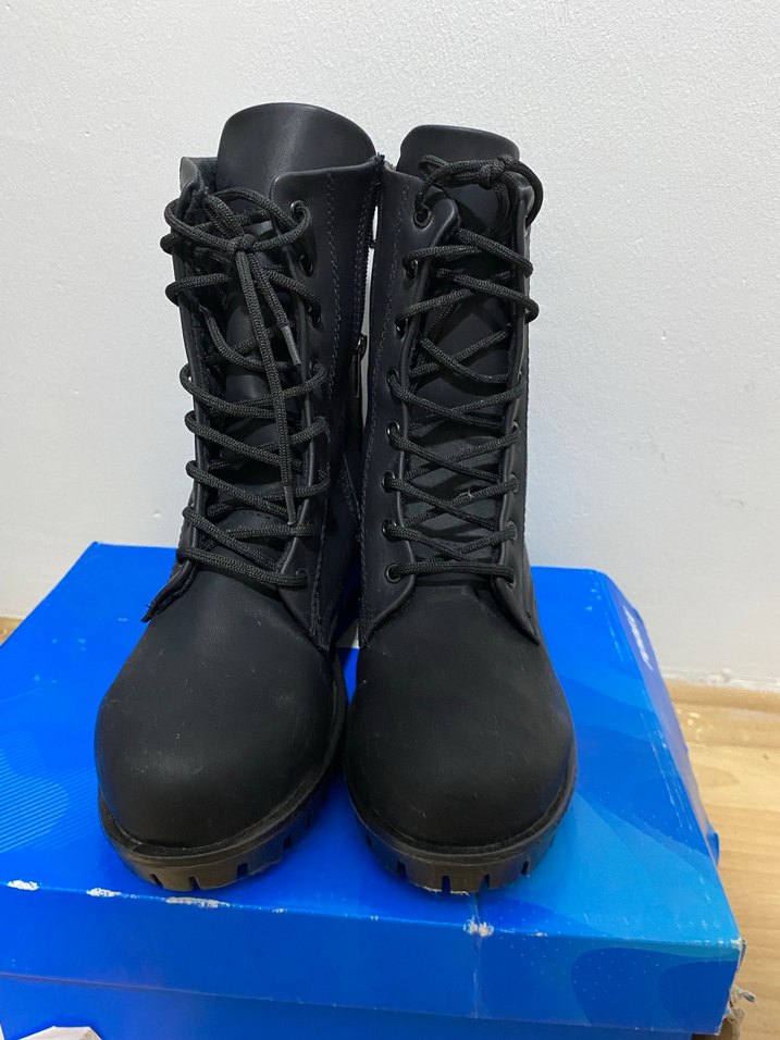 Siyah Bağcıklı Blok Topuklu Kadın Bot - Görsel 2