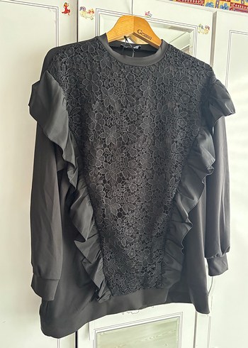 Uzun Kollu Siyah Fırfırlı Gotik Bluz