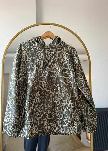 Kapüşonlu Leopar Desenli Gri Sweatshirt - Görsel 2