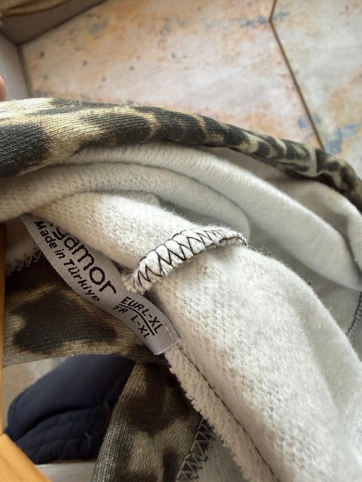 Kapüşonlu Leopar Desenli Gri Sweatshirt - Görsel 3