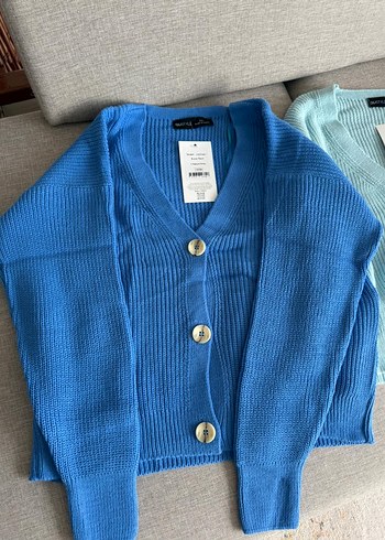 Düğmeli Mavi V Yaka Kadın Hırka - Görsel 4