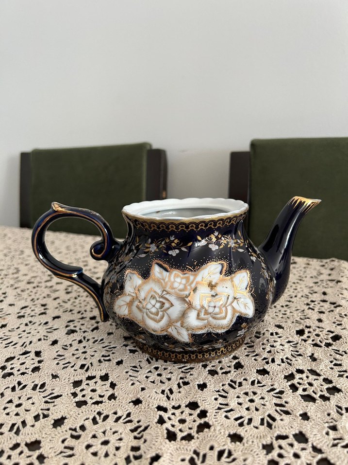 Koyu Beyaz Çiçekli Porselen Demlik - Görsel 2