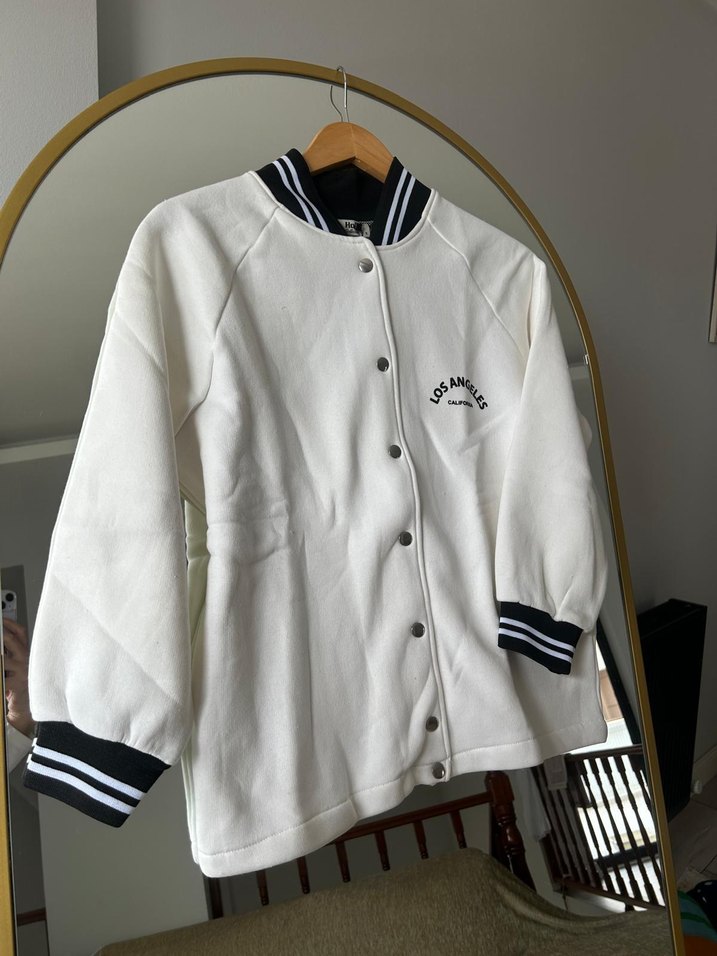 Gri Baskılı Beyaz Düğmeli Kadın Ceket - Görsel 2