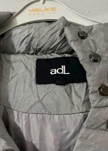 Gri Düğmeli Kolsuz Kadın Ceket - Görsel 2