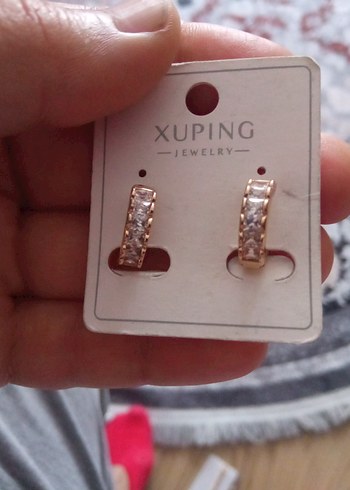  Beden Altın Renk Mini Parlak Küpe