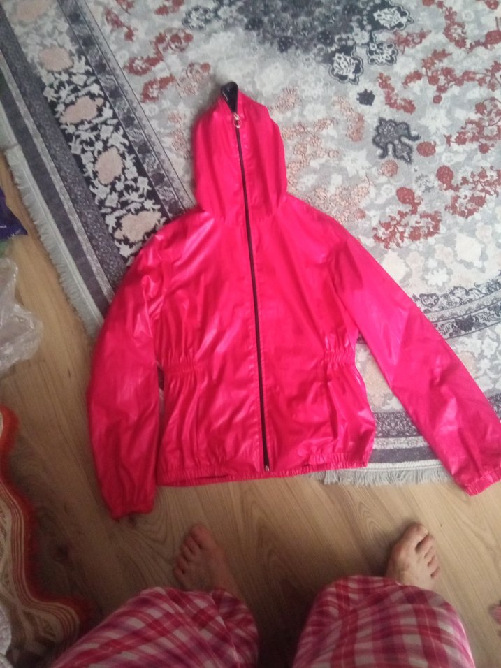 Pembe Kapüşonlu Fermuarlı Kadın yağmurluk - Görsel 4